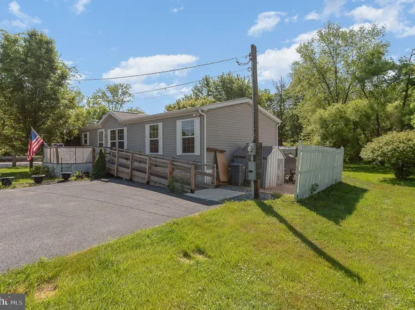 910 Pines Rd, Etters, PA 17319