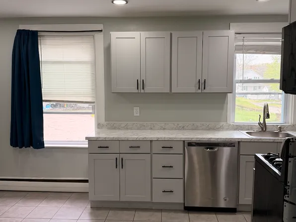 166 Nursery Ave Floor 1, Woonsocket, RI 02895