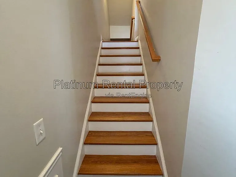221 16th St NW #3 — Photo 12
