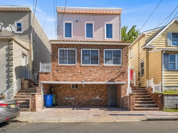 731 Mcgillvray Pl, Linden City, NJ 07036
