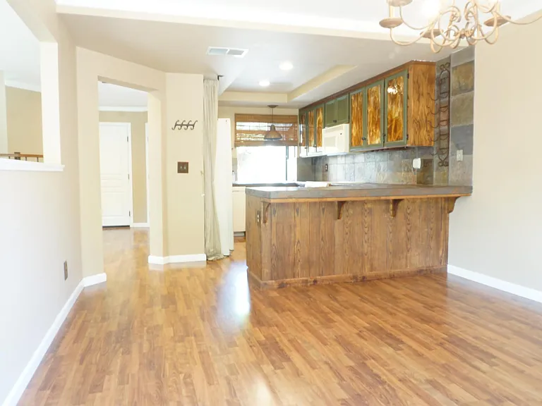 2137 Eilene Dr — Photo 6