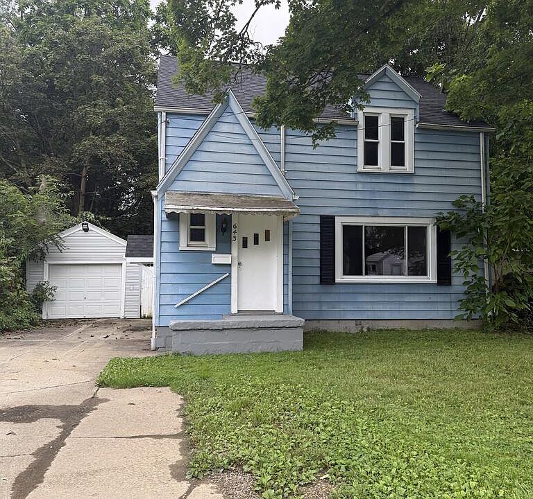 1st image of 643 W 3rd St