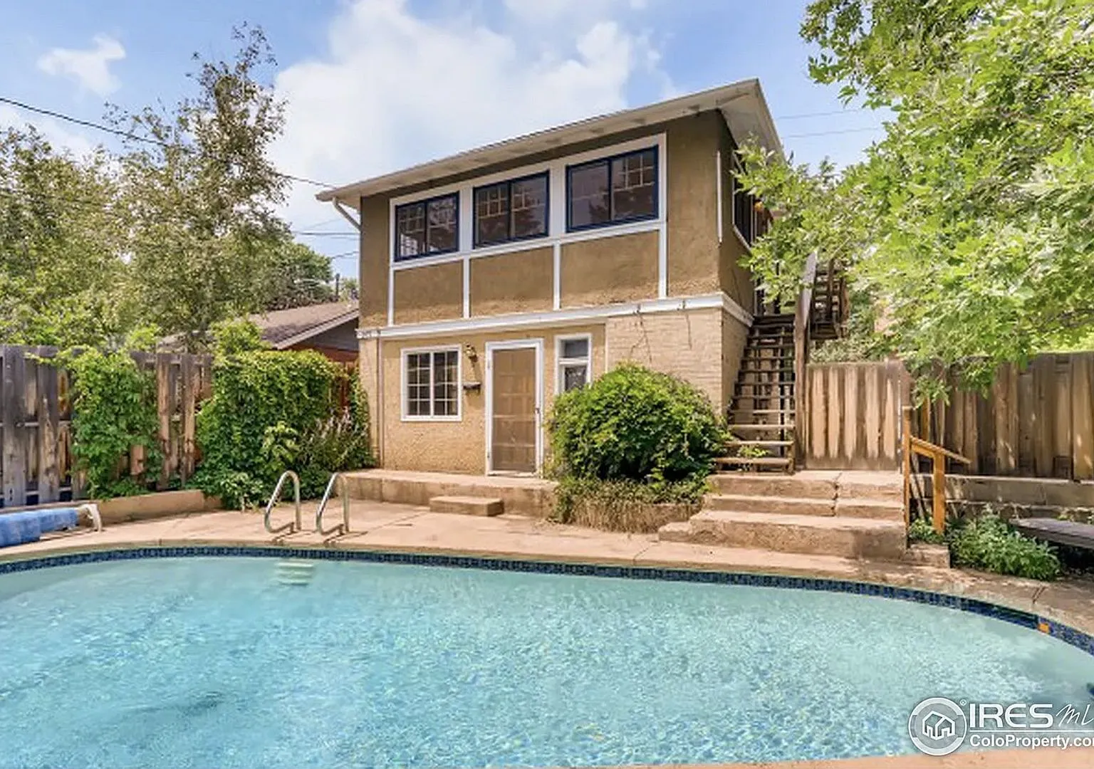 Charming Historic Carriage Home Steps from Pearl Street - Boulder Living at Its Finest! — Photo 1