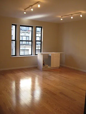 Rented by Bohemia Realty Group | media 19