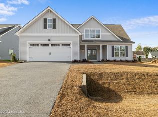 128 Creek Bluff Rd, Newport, NC 28570