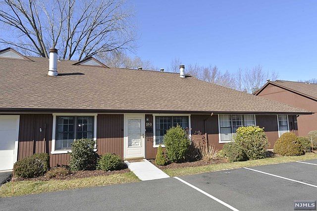 1st image of 27-3 Tamaron Dr