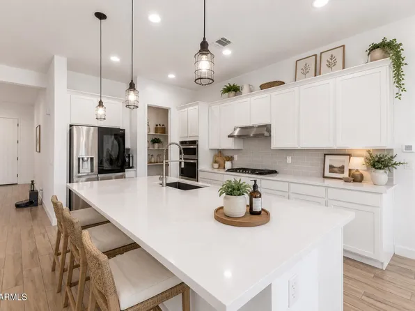 10207 E STROBE Avenue, Mesa, AZ 85212