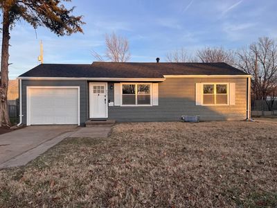857 Plaza Dr, Salina, KS, 67401