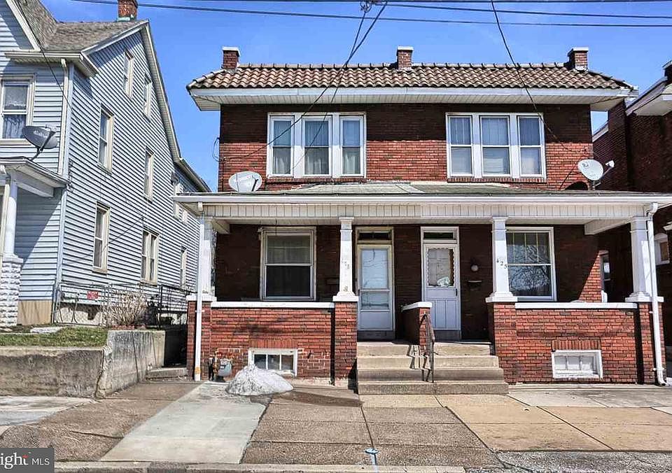 1st image of 423 S 2nd St