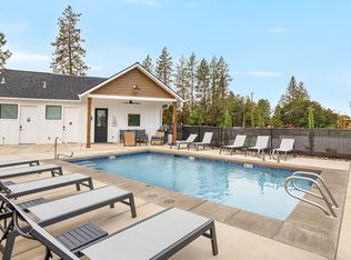 200 Bogey Ln, Eagle Point, OR 97524