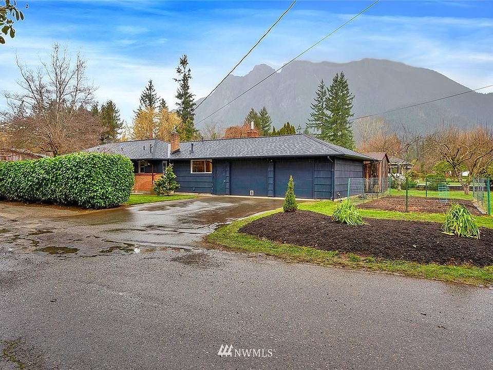1st image of 614 Janet Ave NE