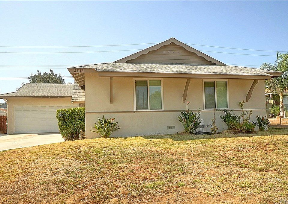 2nd image of 8533 Camelia Dr