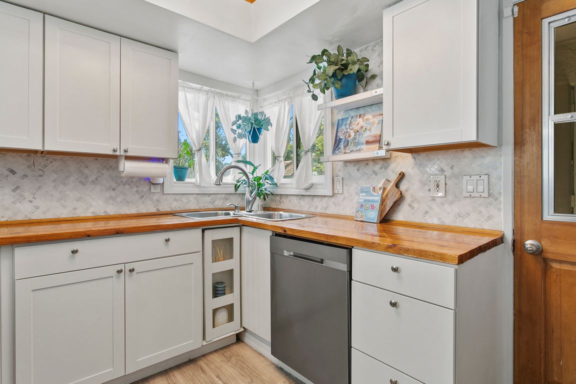 next background image