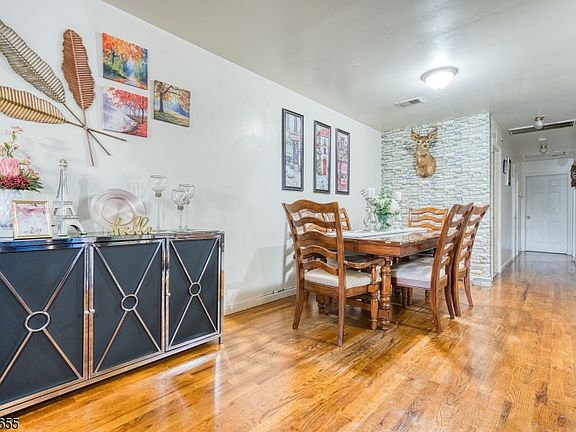 3rd image of 111 Highland Ave
