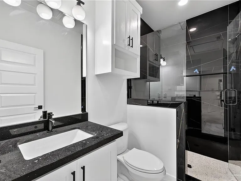 12504 N 39th St #4 — Photo 11