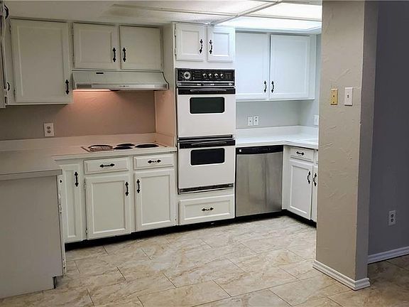4th image of 1217 Savannah Ct