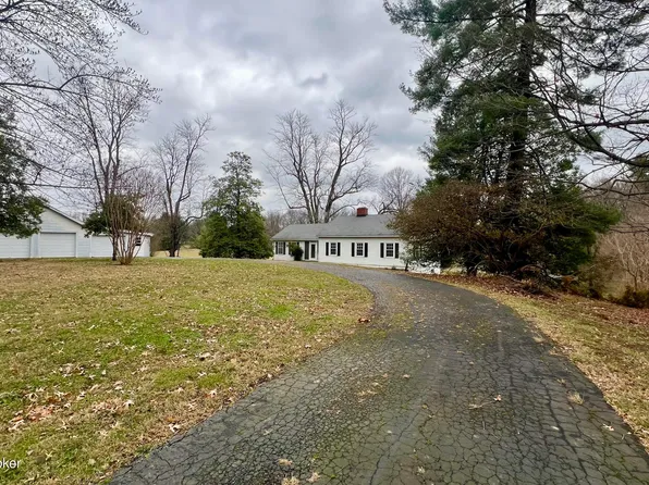 2703 Little Hills Ln, Anchorage, KY 40223