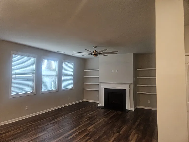 3263 Baylor Cir — Photo 4