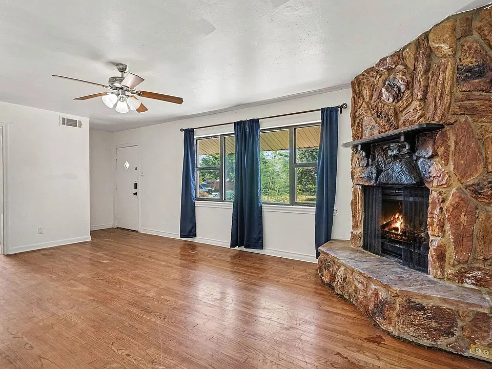 2409 Materhorn Dr