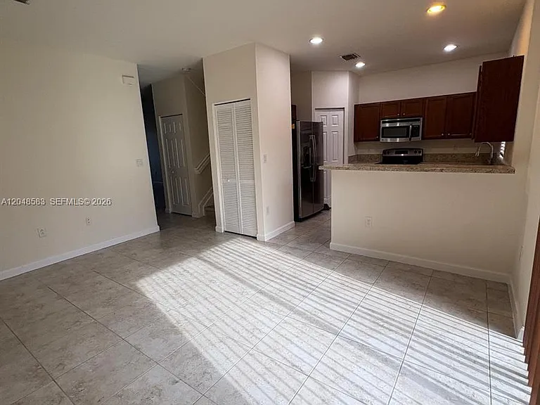 17460 SW 153rd Ave — Photo 3