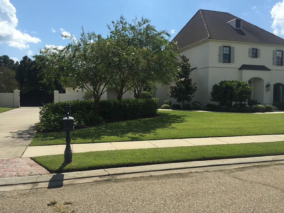 2nd image of 1124 W Lee Dr APT E