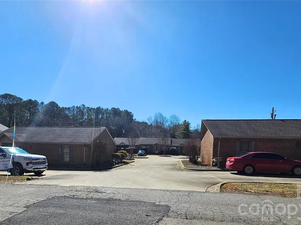 700 Battleground Ct, Kings Mountain, NC 28086