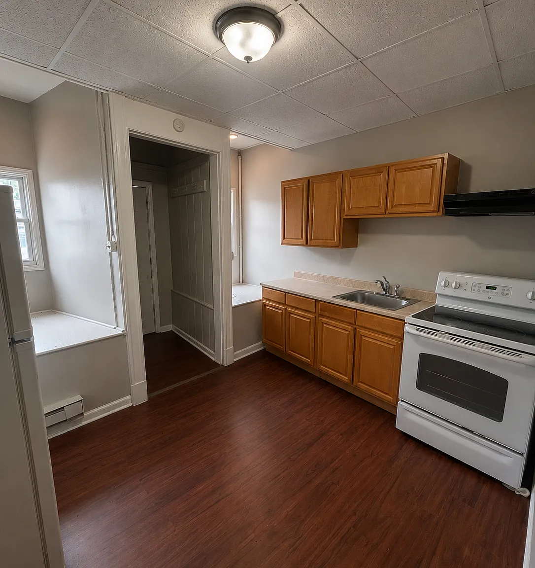 Studio, $995 — Photo 2