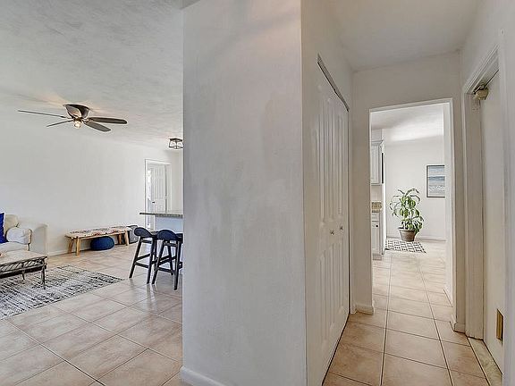4th image of 1184 SW 28th Ave
