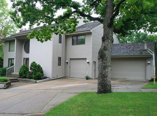 8148 Telegraph Rd, Bloomington, MN 55438