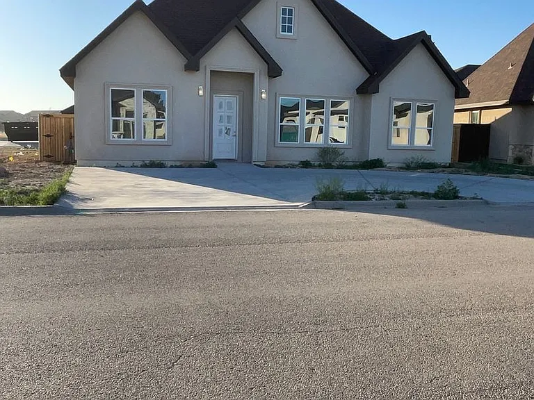 2903 Tom Morris — Photo 1