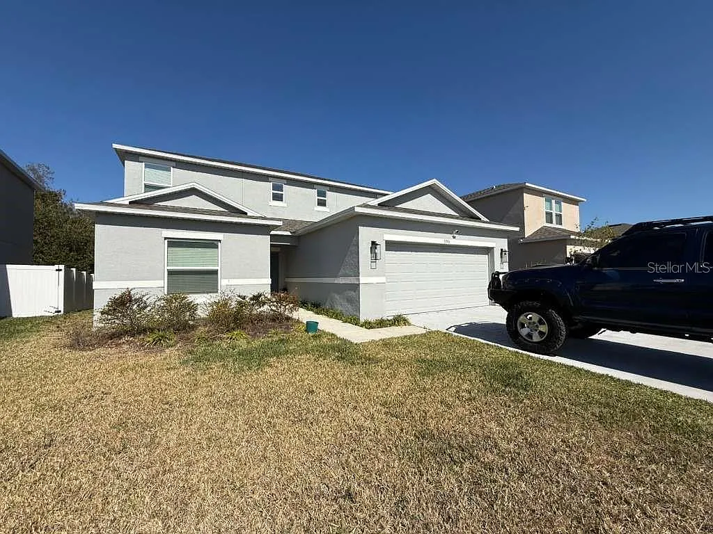 5 bed, 3.0 bath, 2338 sqft, $3,250 — Photo 3