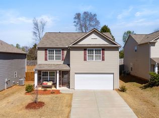 572 Craftsman Ln, Boiling Springs, SC 29316