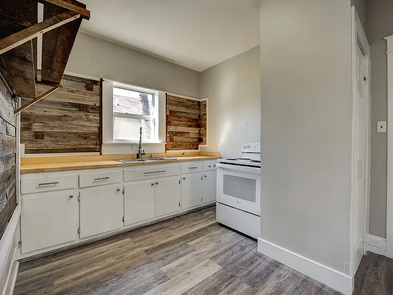 1704 S Q St — Photo 3