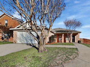 8629 Garden Springs Dr, Fort Worth, TX 76123