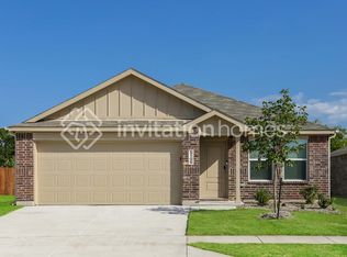 5106 Volunteer Dr, Ennis, TX 75119