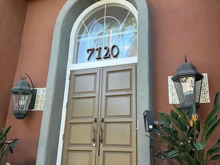 7120 La Tijera Blvd #A102 — Photo 21