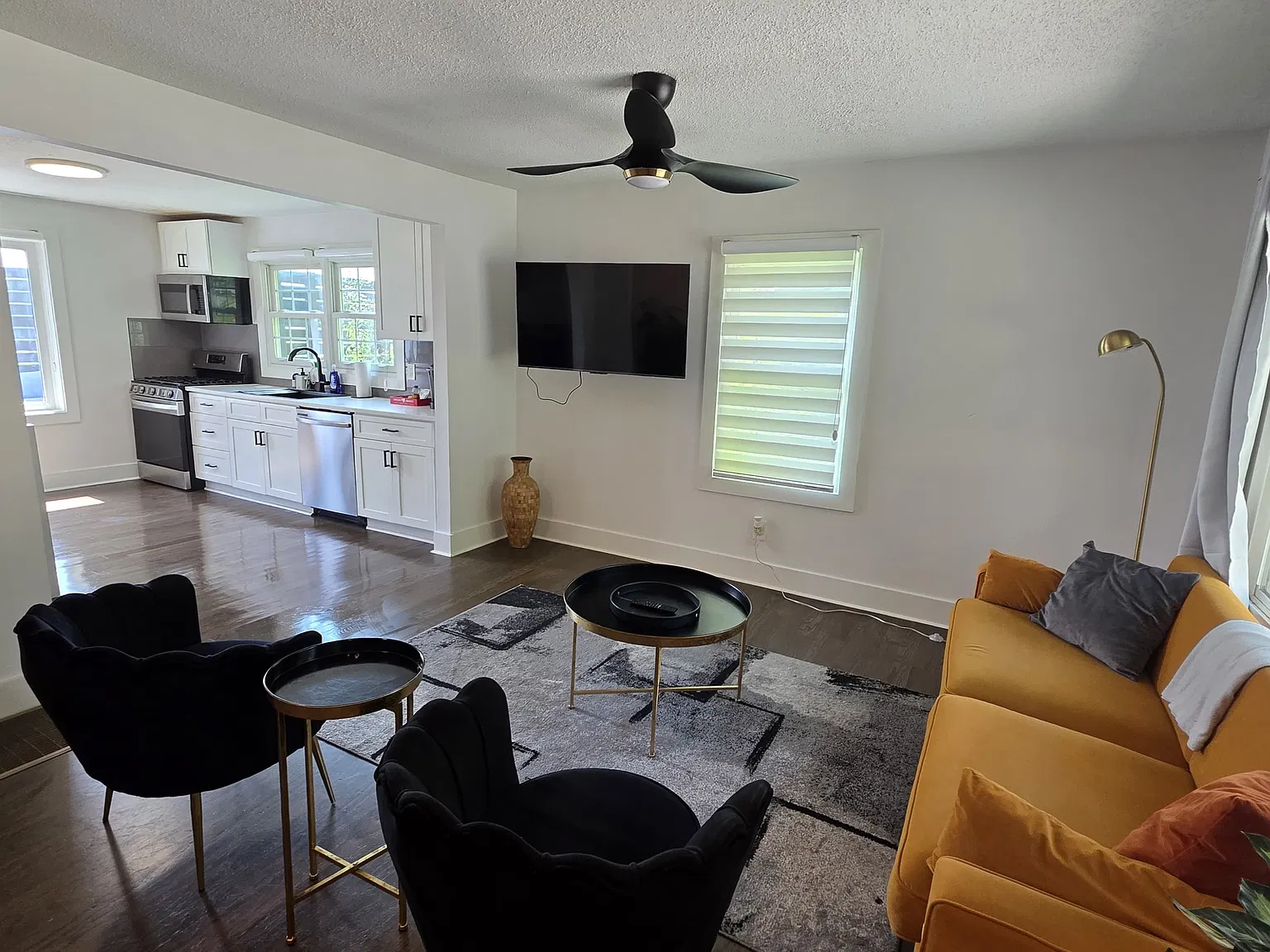 4 bed, 1390 sqft, $4,500 — Photo 4
