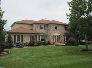 702 Green View Ln, Doylestown, PA 18901