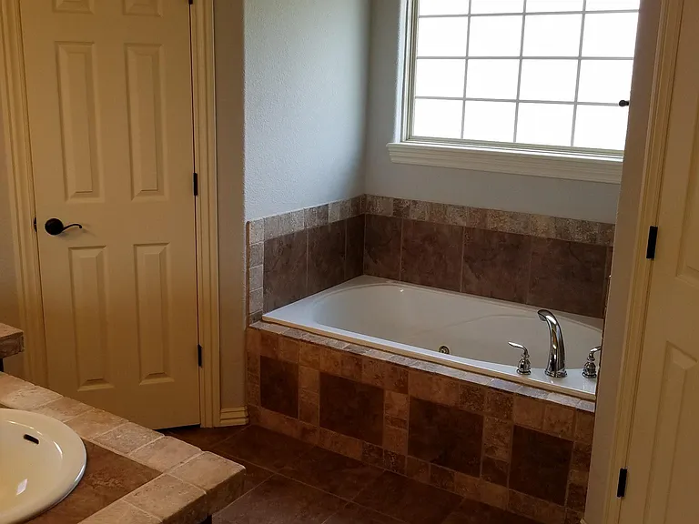 1905 SW Elington St — Photo 12
