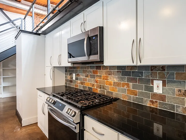 644 Wells St SW #7 — Photo 18