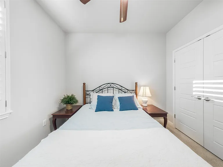 13800 Lyndhurst St #324 — Photo 22