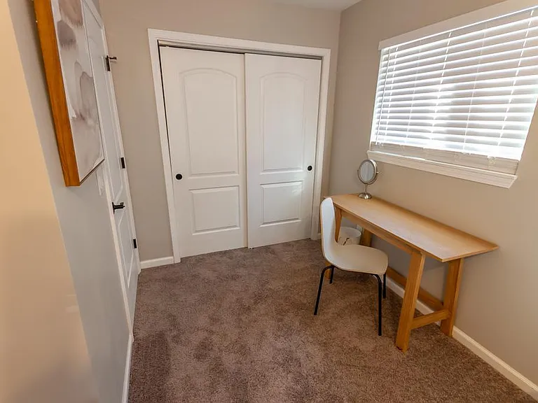 919 E Palmer St — Photo 16