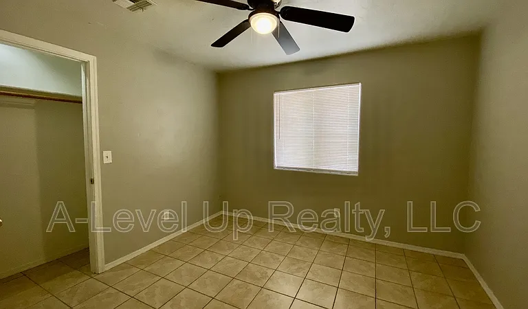 913 E 34th St #1 — Photo 24