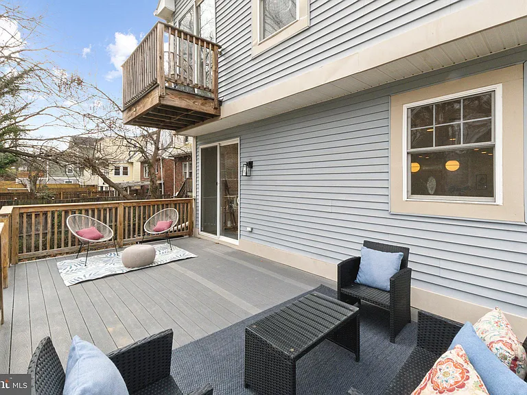 2837 Myrtle Ave NE — Photo 9