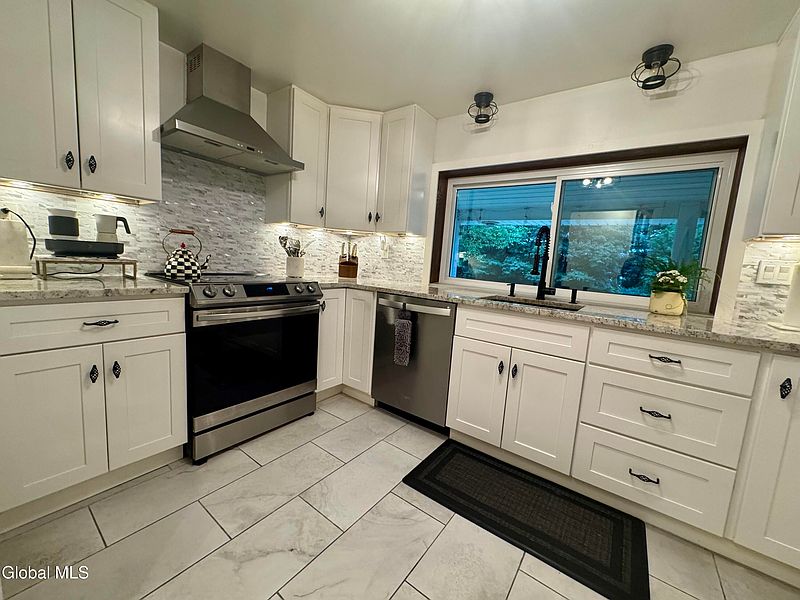 3rd image of 769 Ridge Road