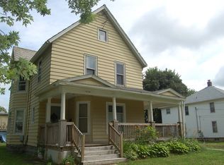 206 E Main St, Mount Morris, IL 61054