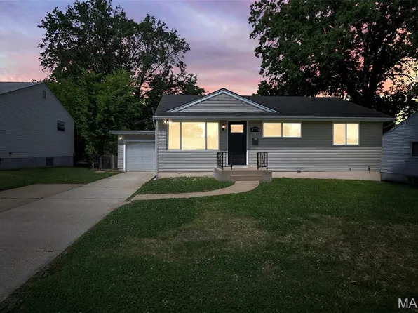 4371 Fatima Dr, Saint Louis, MO 63123