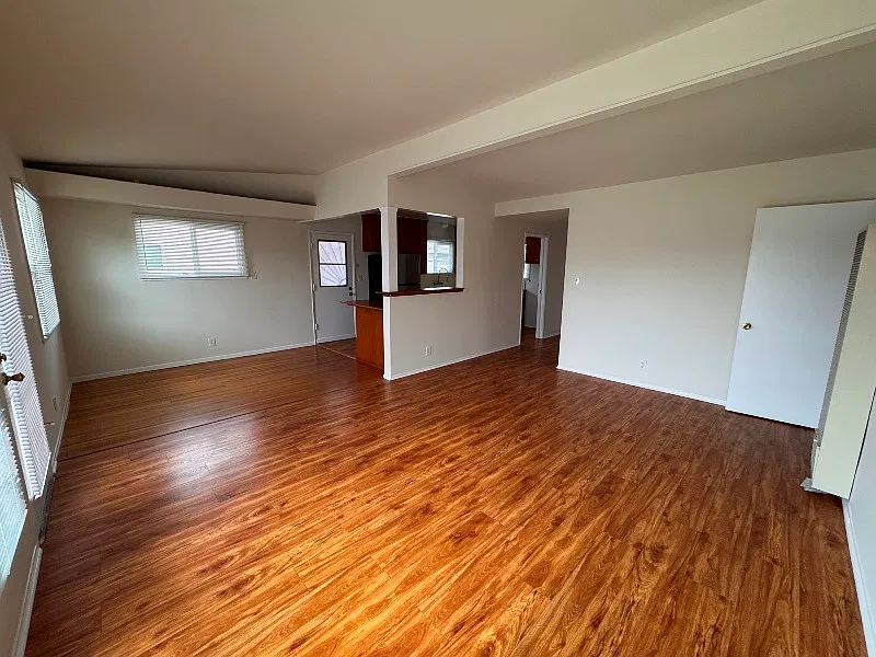 3 bed, 1100 sqft, $4,350 — Photo 4