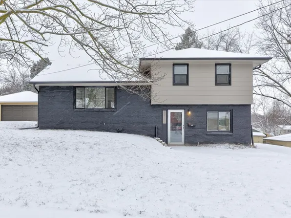 3910 75th St, Urbandale, IA 50322