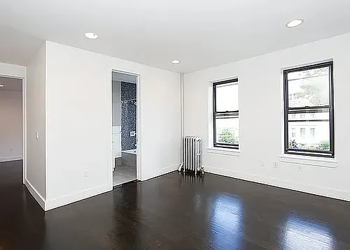 2520 Foster Ave Photo 1